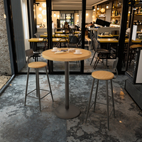 Table de bar ovale moderne de luxe en bois massif et fer pour café commercial, salon de thé, table haute pour villas, extérieurs, mobilier de restaurant