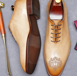 รองเท้าอ็อกซ์ฟอร์ดสไตล์วินเทจสำหรับผู้ชาย หนังแท้ ปิดหัวแบบสวม พื้นเรียบ กันลื่น กันน้ำ ลายดอกไม้ เหมาะสำหรับงานแต่งงาน - Product Image 2