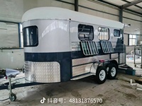 Nouvelle tendance : Remorque col de cygne avec lits et cuisine pour le transport de 3 chevaux