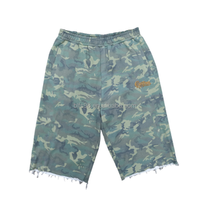 Pantalones Cortos Personalizados de Camuflaje Oversize con Bajo Deshilachado, Estilo Workwear y Streetwear para Hombre, 100% Algodón Transpirable - Product Image 3