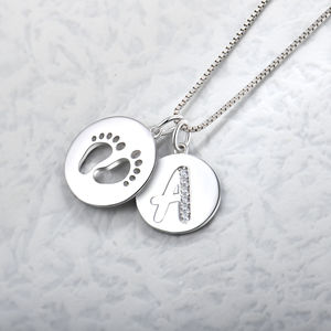 YILUN collar con colgante de plata de ley 925 con huella de bebé e inicial <span class=keywords><strong>para</strong></span> mujer, regalo de joyería personalizado <span class=keywords><strong>para</strong></span> nueva mamá - Product Image 4