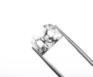 Anillo con Colgante en Forma de B con Diamante Cultivado en Laboratorio de 1.14 CT, 10.0x7.3mm, Color Sal y Pimienta, Certificado IGI - Product Image 2