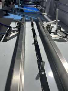 Automatische Kontinuierliche Heißsiegelmaschine für Buchverpackungen Verpackungsbeutel Seitensiegelgerät für Kontinuierliche Bewegung - Product Image 5