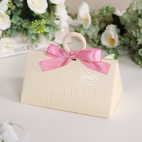 Boîte cadeau élégante en papier gaufré avec poignée anneau et ruban en satin, boîte personnalisée avec logo pour les cadeaux de mariage