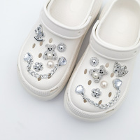 Breloques de luxe pour sabots de créateur, avec strass, perles, fleurs, boucles et chaînes métalliques, accessoires de décoration de chaussures et sandales, accessoires scintillants, vente en gros
