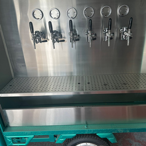 Camion de bière artisanale mobile en acier inoxydable sur mesure avec bac de drainage pour service de distribution de bière pression lors de fêtes en extérieur - Product Image 4