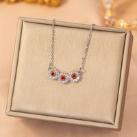 Kalung Sporty Berlapis Emas 18K dengan Liontin Bunga Matahari Kristal Penuh Tembaga & Zirkon untuk Wanita