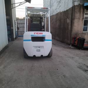 Montacargas diésel TCM japonés usado de 2024, 3 toneladas, equipo de manejo de materiales para almacén, montacargas 4x4, plataformas de trabajo apiladoras - Product Image 4