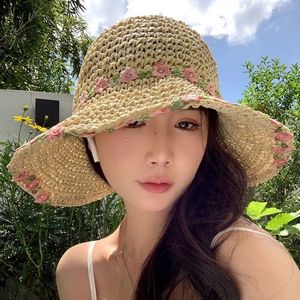 หมวกชาวประมงฟางลายดอกไม้สำหรับผู้หญิง ปีกกว้าง ป้องกันแสงแดด พับเก็บได้ หมวกสำหรับวันหยุดฤดูร้อน - Product Image 4