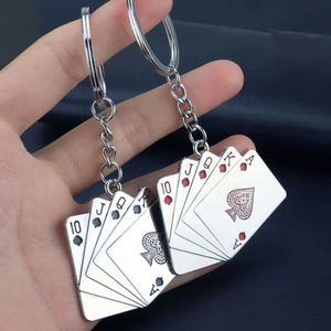 Llavero de Metal Creativo Tonghuashun con Diseño de Cartas de Póker, Regalo Promocional de la Suerte para Gameros - Product Image 1