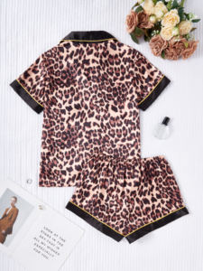 Set <span class=keywords><strong>Pigiama</strong></span> Due Pezzi da Donna per Primavera, Estate e Autunno, Maniche Corte, Stampa Leopardata, Casual - Product Image 4