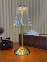 Lampe de table moderne SIMPSON en fer et acrylique doré, rechargeable, LED tactile, luxe, 30 cm de haut, pour événements de mariage, lumière de nuit
