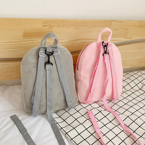 Vente en gros de sacs à <span class=keywords><strong>dos</strong></span> scolaires créatifs et étanches pour garçons et filles <span class=keywords><strong>sac</strong></span> de maternelle en <span class=keywords><strong>peluche</strong></span> de dessin animé coréen tendance avec fermeture éclair en polyester - Product Image 3