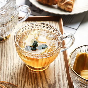 <span class=keywords><strong>Verre</strong></span> à café en gros avec design décoratif en relief, <span class=keywords><strong>verre</strong></span> à bulles de thé, <span class=keywords><strong>verre</strong></span> à café avec bord doré, <span class=keywords><strong>verre</strong></span> à boire - Product Image 2
