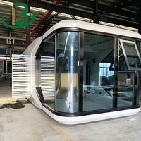 Maison capsule avec cuisine, maison futuriste, villa préfabriquée en acier, design de luxe tendance, espace de camping, capsule spatiale