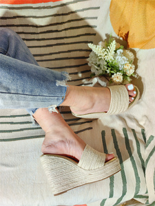 Chaussons rétro pour femmes Wisteria, talon compensé de 9,5 cm, style européen et américain, couleur unie, semelle épaisse, chaussures pour femmes - Product Image 6