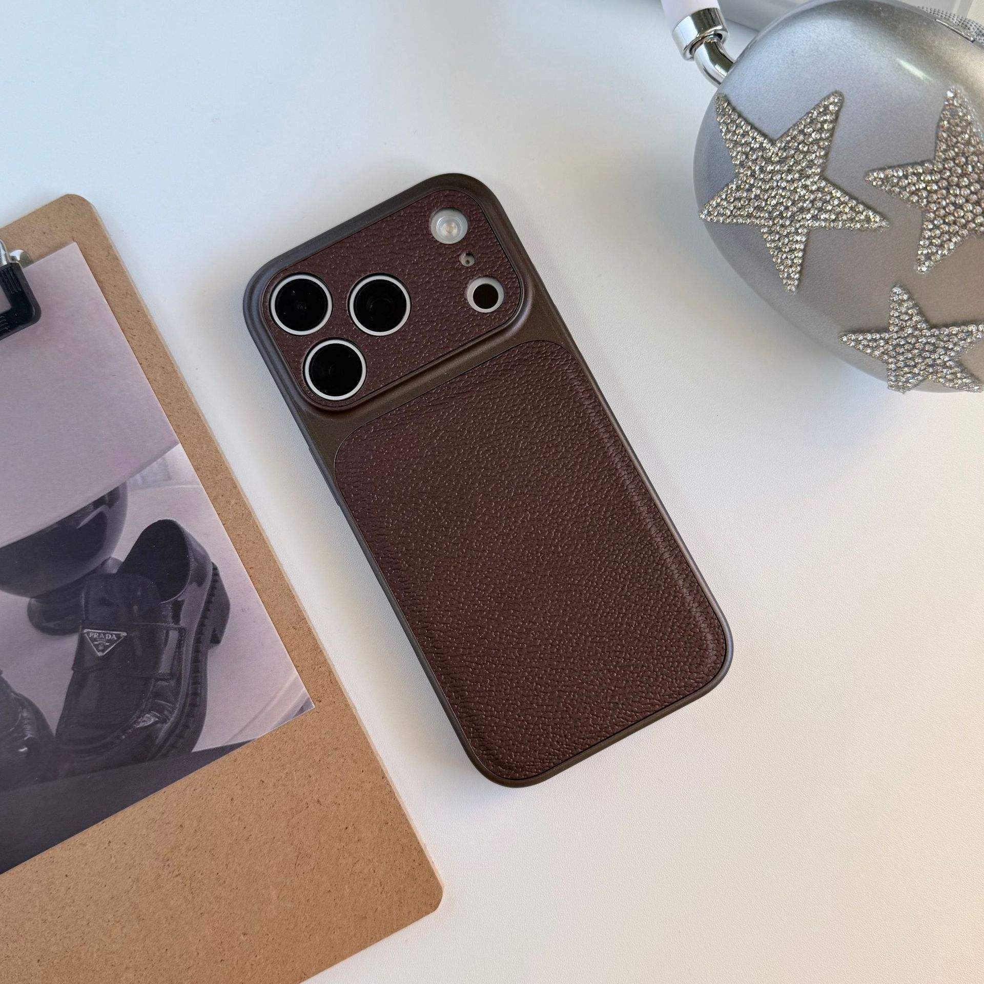 สีน้ำตาล