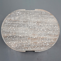Table basse ovale en marbre cannelé avec incrustation géométrique et base en pierre massif pour salon – La table idéale pour votre maison de rêve