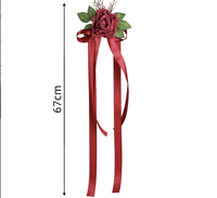 Décoration florale artisanale en roses pour dossier de chaise, allée d'église et poignée de porte, pour événements de mariage