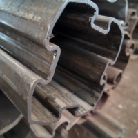 Poteau d'éclairage intelligent en acier Q235 Q355 160*4.5mm, tréfilé à froid, sur mesure, vente en gros d'usine, fournisseur direct, fabricant de poteaux d'éclairage