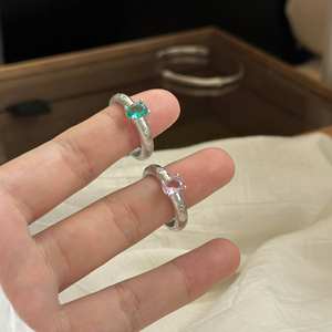 Anillo de Plata de Ley S925 con Estrella Cepillada, Incrustaciones de Diamantes Verdes Menta Paraiba de 18K, Diseño de Nicho, Anillo de Diamantes Rosas en Capas para Mujer - Product Image 3