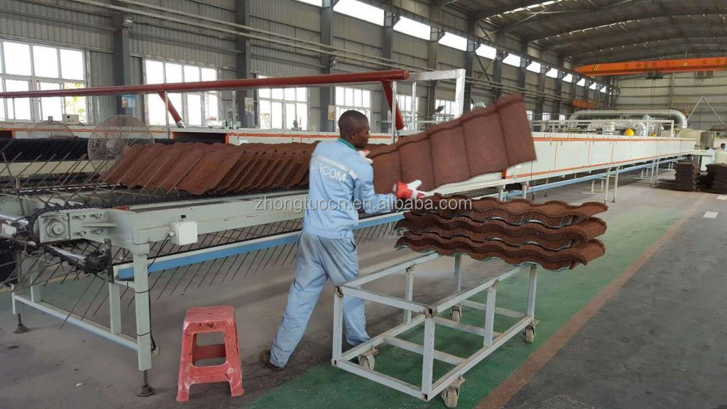 Color steel stone coated roofing tile making machine metal tile machine in China