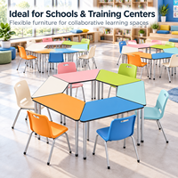 Ensemble de table et de chaises de classe en métal modulaire avec un aménagement flexible, design minimaliste durable pour l'apprentissage collaboratif