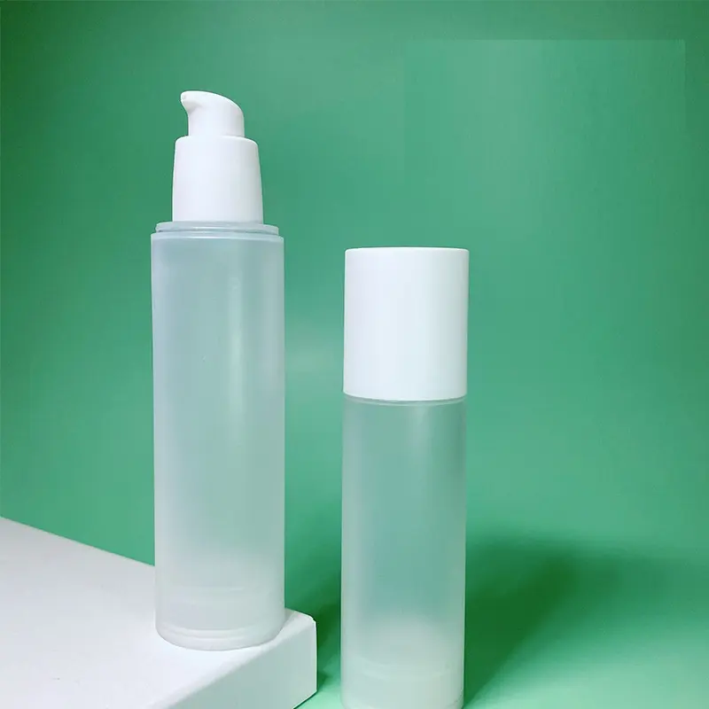 Botella de viaje de plástico PP de tamaño bolsillo, 15ml, 30ml, 50ml, 80ml, 100ml, cosmética blanca esmerilada, bomba sin aire para crema de cuidado de la piel