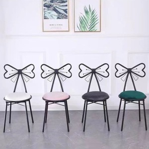 Silla de Hotel Moderna de Lujo en Aleación de Aluminio, con un Elegante Respaldo en Forma de Mariposa y un Asiento Suave y Acogedor - Product Image 5