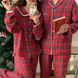 Nouvelle collection coréenne automne-hiver style Noël, ensemble pyjama couple en tissu brossé chaud et doux avec bordure en dentelle - Product Image 1