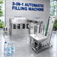 Ligne d'embouteillage entièrement automatique écologique et durable pour eau pure minérale, machine de remplissage et de bouchage 3-en-1