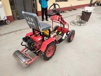 Machine de plantation autoportée à quatre roues motrices Semoir à essence 7.5hp Machine à planter de soja/maïs