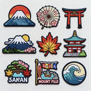 Étiquettes en caoutchouc PVC 3D personnalisées à <span class=keywords><strong>prix</strong></span> d'usine avec lettres anglaises en forme de cœur et formes variées pour chapeaux - Product Image 3