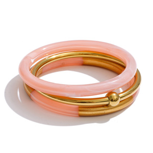 JINYOU 7775 Ensemble de bracelets tendance en acier inoxydable plaqué or, multicouches, empilables, en résine ambrée, style métallique épais - Product Image 1
