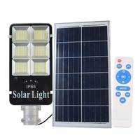 L'éclairage extérieur de jardin Ip67 de 12000 lumens allume 20 watts 30W 600W 1000W 100W 200W les lampes fendues ont mené le réverbère solaire avec le capteur