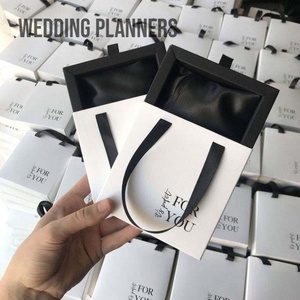 Caja de Regalo de Boda Minimalista Bee, Caja Nupcial Simple y Elegante con Cierre Magnético, Logotipo Personalizado, Papel Artesanal, Caja Pequeña para Joyería - Product Image 4