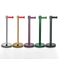 Poteau d'événement en or personnalisé en gros barrière de ceinture rétractable en acier inoxydable pour le contrôle des foules avertissement de trafic pour les hôtels