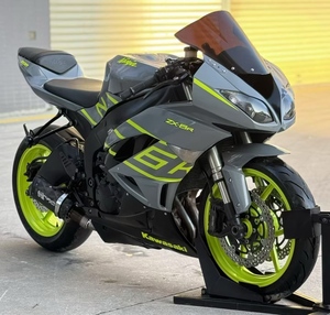 Para la <span class=keywords><strong>Honda</strong></span> CBR400R del 2025. <span class=keywords><strong>400cc</strong></span>. Motocicletas Deportivas Usadas de Alta Calidad - Product Image 3