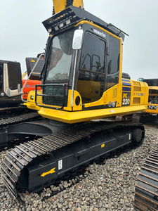 Las excavadoras de tamaño mediano Komatsu PC220,PC200,PC210, con capacidades de 22 toneladas, 20 toneladas y 21 toneladas, se utilizan para proyectos de infraestructura. - Product Image 4