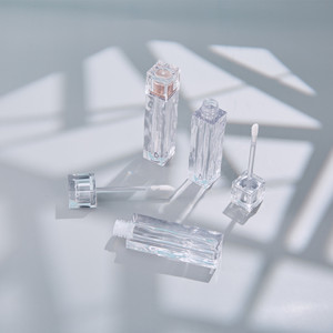 Tendance Creative Fantaisie Clair Carré Vide 4ml <span class=keywords><strong>Transparent</strong></span> Vide En <span class=keywords><strong>Plastique</strong></span> Brillant À Lèvres Baguette Tubes Avec Brosse Avec Bouchon - Product Image 4