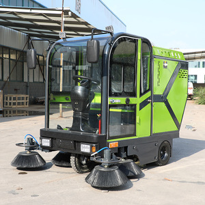 Barredora Eléctrica Korosun 8800, Pequeña, de Tres Ruedas, Limpiadora Industrial de Pisos para Limpieza de Carreteras en Fábricas y Parques - Product Image 2
