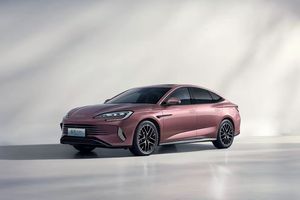 BYD Seal 06DM Édition <span class=keywords><strong>Voyage</strong></span> 2025 80km Édition Électrique Les Rêves Deviennent Réalité Nouveautés En Stock Voiture Neuve Voiture d'Occasion Vente Chaude <span class=keywords><strong>Pas</strong></span> <span class=keywords><strong>Cher</strong></span> - Product Image 2