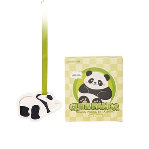 Pendentif diffuseur d'arômes en pierre de gypse parfumée Panda, pour intérieur et voiture, collection Culture et Création - Product Image 1