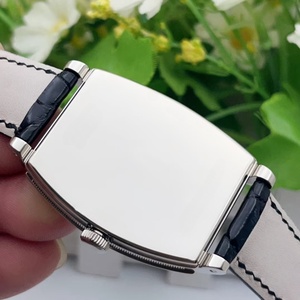 Montre d'affaires simple et élégante avec affichage du calendrier et fonction étanche. Un créateur de mode a conçu la montre. - Product Image 2