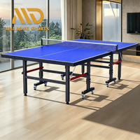Table de tennis de table pleine grandeur à prix compétitif, table de ping-pong pliable portable avec roues pour l'entraînement en salle de sport et les loisirs
