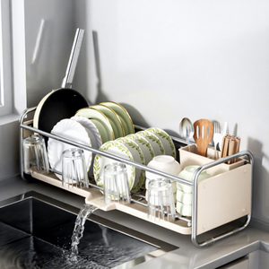Escurridor de Platos <span class=keywords><strong>Estrecho</strong></span> de Acero al Carbono MIXWARES para Tazones, Platos y Cubiertos, Escurridor de Cocina que Ahorra Espacio con Bandeja de Drenaje - Product Image 1