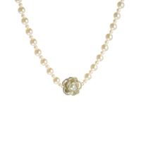 Collier Camélia en Alliage et Faux-Perles pour Femme TANGPEI – Collection Designer « Camélia Pearl Whisper » – Perles Blanches Tendance et Chic – Idéal Cadeau