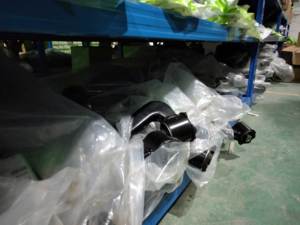 Protection du moyeu noir pour <span class=keywords><strong>Tesla</strong></span> modèle <span class=keywords><strong>Y</strong></span> couvre-roue <span class=keywords><strong>enjoliveur</strong></span> <span class=keywords><strong>19</strong></span> <span class=keywords><strong>pouces</strong></span> - Product Image 4