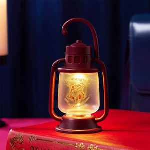 MINISO <span class=keywords><strong>Harry</strong></span> <span class=keywords><strong>Potter</strong></span> Series Lantern Night Light Sleep Light para la decoración <span class=keywords><strong>de</strong></span> la Mesa del dormitorio <span class=keywords><strong>de</strong></span> las niñas Linterna coleccionable - Product Image 2