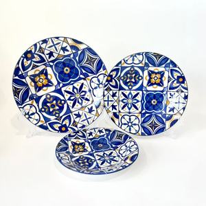 Assiettes à dîner en céramique à motif de carreaux bleus et dorés - Vaisselle imprimée de style méditerranéen pour la vente en gros - Product Image 2